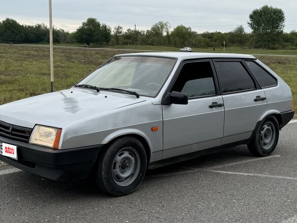 2002 Lada (ВАЗ) 21093i, серебристый, 155000 рублей - вид 4