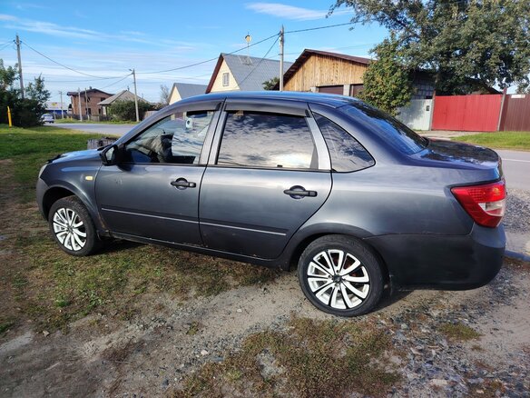 2015 Lada (ВАЗ) Granta I, серебристый, 260000 рублей - вид 5