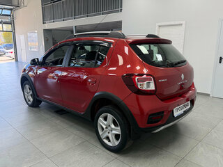 2016 Renault Sandero Stepway II, красный, 999000 рублей, вид 4