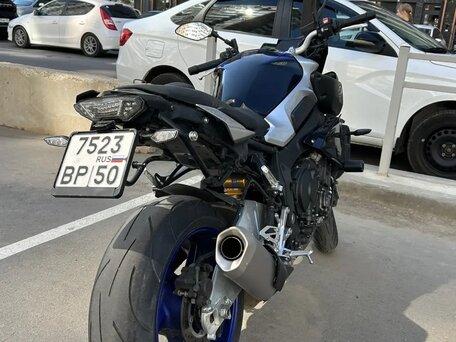 2017 Yamaha MT-10SP, серый, 1380000 рублей, вид 4