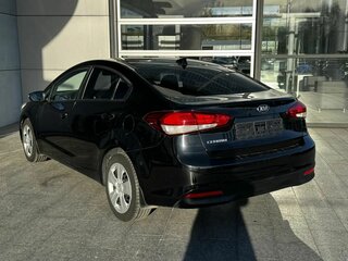 2017 Kia Cerato III Рестайлинг (Classic), чёрный, 1100000 рублей, вид 5