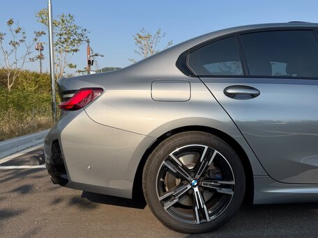 2025 BMW 3 серии 320d xDrive VII (G2x) Рестайлинг 2, серый, 7499000 рублей, вид 3