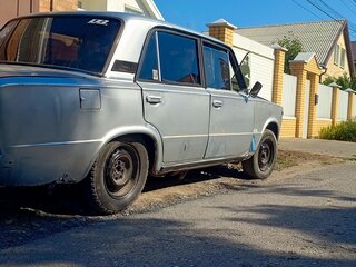 1975 Lada (ВАЗ) 2101 21011, серебристый, 60000 рублей, вид 3