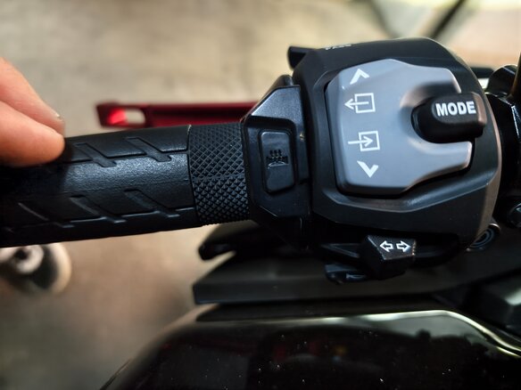 2022 Suzuki GSX-S 1000, чёрный, 1050000 рублей - вид 8