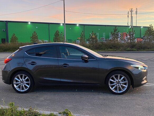 2016 Mazda Axela III Рестайлинг, серый, 1450000 рублей - вид 3