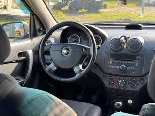 2010 Chevrolet Aveo I Рестайлинг, серебристый, 180000 рублей, вид 1