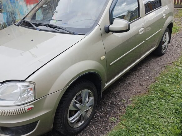 2010 Renault Logan I Рестайлинг, бежевый