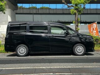 2015 Toyota Voxy III (R80), чёрный, 1650000 рублей, вид 4