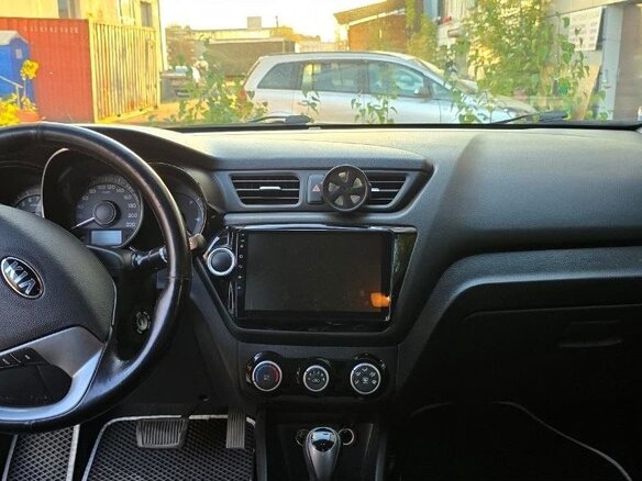 2015 Kia Rio III Рестайлинг, белый, 1100000 рублей - вид 13