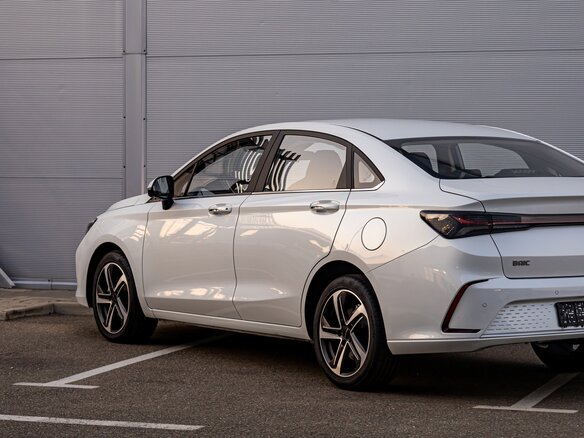 2025 BAIC U5 Plus, белый - вид 8