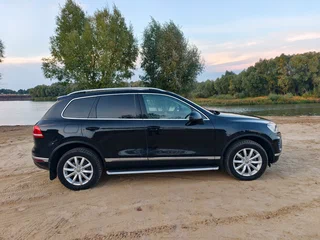 2015 Volkswagen Touareg II Рестайлинг, чёрный, 2340000 рублей, вид 4
