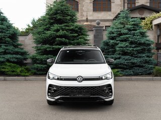 2026 Volkswagen Tiguan III, белый, 4604000 рублей, вид 3