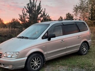 2005 Hyundai Trajet I Рестайлинг, серебристый, 620000 рублей, вид 2