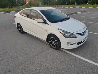 2015 Hyundai Solaris I Рестайлинг, белый, 1150000 рублей, вид 3