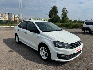 2016 Volkswagen Polo V Рестайлинг, белый, 970000 рублей, вид 1