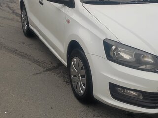 2020 Volkswagen Polo V Рестайлинг, белый, 760000 рублей, вид 4