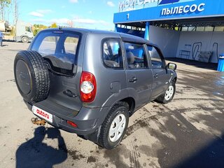 2011 Chevrolet Niva I Рестайлинг, серый, 378000 рублей, вид 3