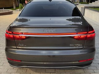 2022 Audi A8 Long 60 TFSI e IV (D5) Рестайлинг, серый, 11200000 рублей, вид 3