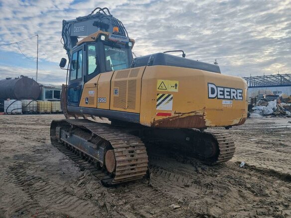 2018 John Deere E260LC, жёлтый, 6351000 рублей - вид 3