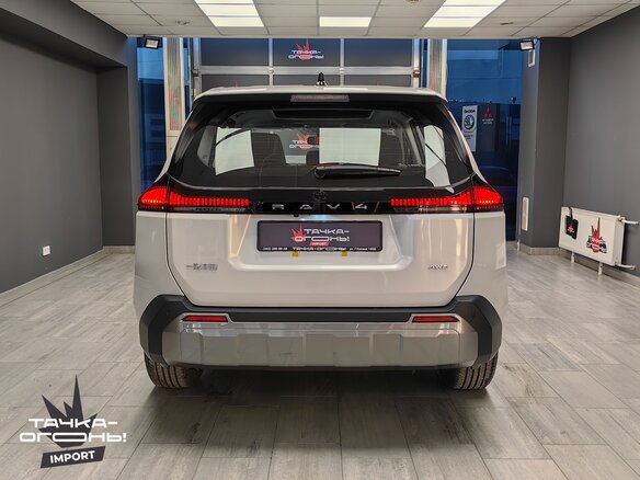2026 Toyota RAV4 VI (XA60), белый, 4250000 рублей - вид 4
