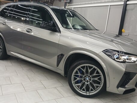2022 BMW X5 M Competition III (F95), серый, 13500000 рублей, вид 2