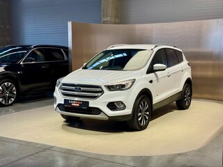 2017 Ford Kuga II Рестайлинг, белый, 1730000 рублей, вид 3