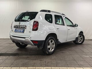 2017 Renault Duster I Рестайлинг, белый, 950000 рублей, вид 4