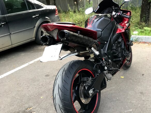 2011 Yamaha YZF-R1, красный, 875000 рублей - вид 4