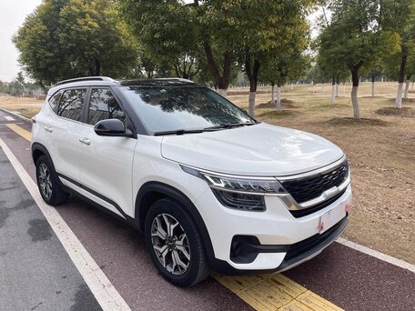 2021 Kia KX3, белый, 1590000 рублей, вид 3