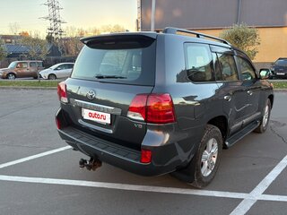2013 Toyota Land Cruiser 200 Series Рестайлинг 1, серый, 5300000 рублей, вид 3