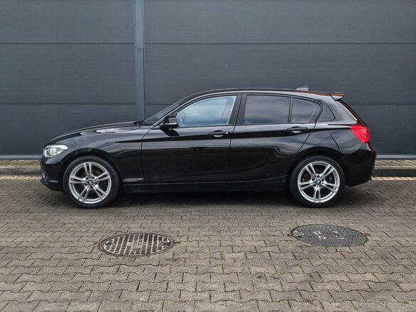 2017 BMW 1 серии 118i II (F20/F21) Рестайлинг, чёрный, 1649000 рублей - вид 1