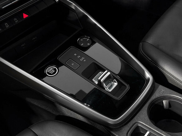 2022 Audi A3 IV (8Y), красный, 3300000 рублей - вид 11