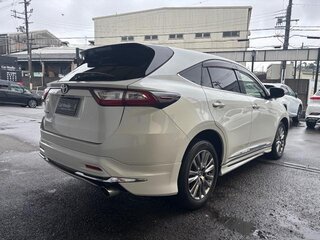 2020 Toyota Harrier III (XU60) Рестайлинг, белый, 2595000 рублей, вид 5