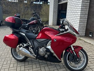 2010 Honda VFR 1200, красный, 820000 рублей, вид 2