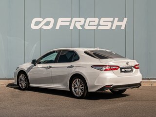 2018 Toyota Camry VIII (XV70), белый, 2530000 рублей, вид 2