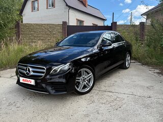 2017 Mercedes-Benz E-Класс 200 V (W213, S213, C238), чёрный, 2650000 рублей, вид 1