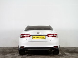 2021 Toyota Camry VIII (XV70) Рестайлинг, белый, 3529000 рублей, вид 5