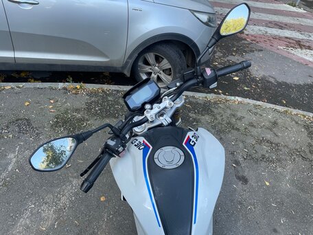 2017 BMW G 310 R, белый, 345000 рублей, вид 4