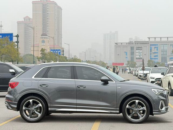 2022 Audi Q3 35 TFSI II (F3), серый, 2101000 рублей - вид 5