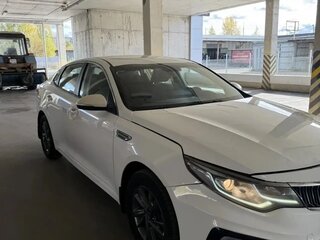 2019 Kia Optima IV Рестайлинг, белый, 1100000 рублей, вид 3