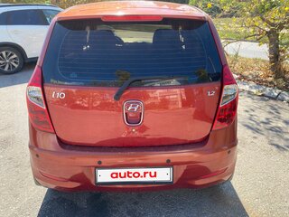 2013 Hyundai i10 I, красный, 915000 рублей, вид 4