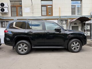 2022 Toyota Land Cruiser 300 Series, чёрный, 10000000 рублей, вид 2