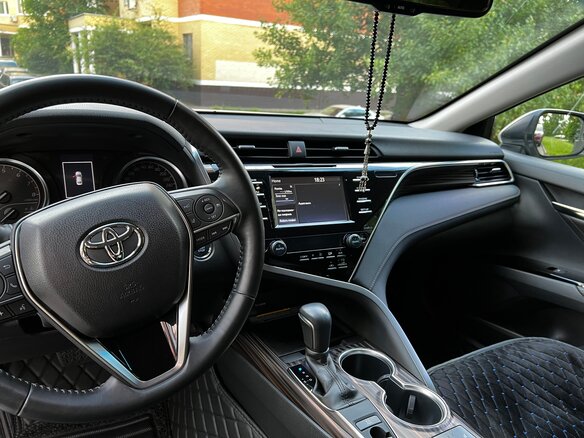 2018 Toyota Camry VIII (XV70), серебристый - вид 6