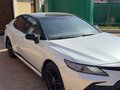 2021 Toyota Camry VIII (XV70) Рестайлинг, белый, 3500000 рублей - вид 3