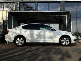 2019 Skoda Octavia III (A7) Рестайлинг, белый, 2339900 рублей, вид 4