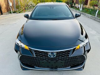 2021 Toyota Avalon V, чёрный, 3100000 рублей, вид 2