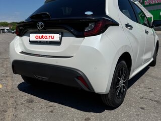2020 Toyota Yaris IV, белый, 1010000 рублей, вид 3