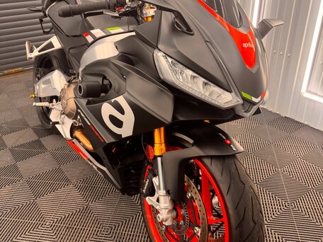 2022 Aprilia RS 660, чёрный, 1050000 рублей, вид 2