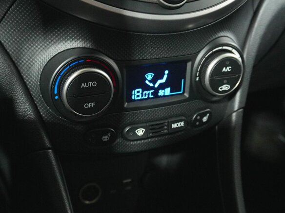 2016 Hyundai Solaris I Рестайлинг, серебристый - вид 12