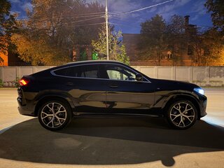 2021 BMW X6 40i III (G06), синий, 8000000 рублей, вид 5